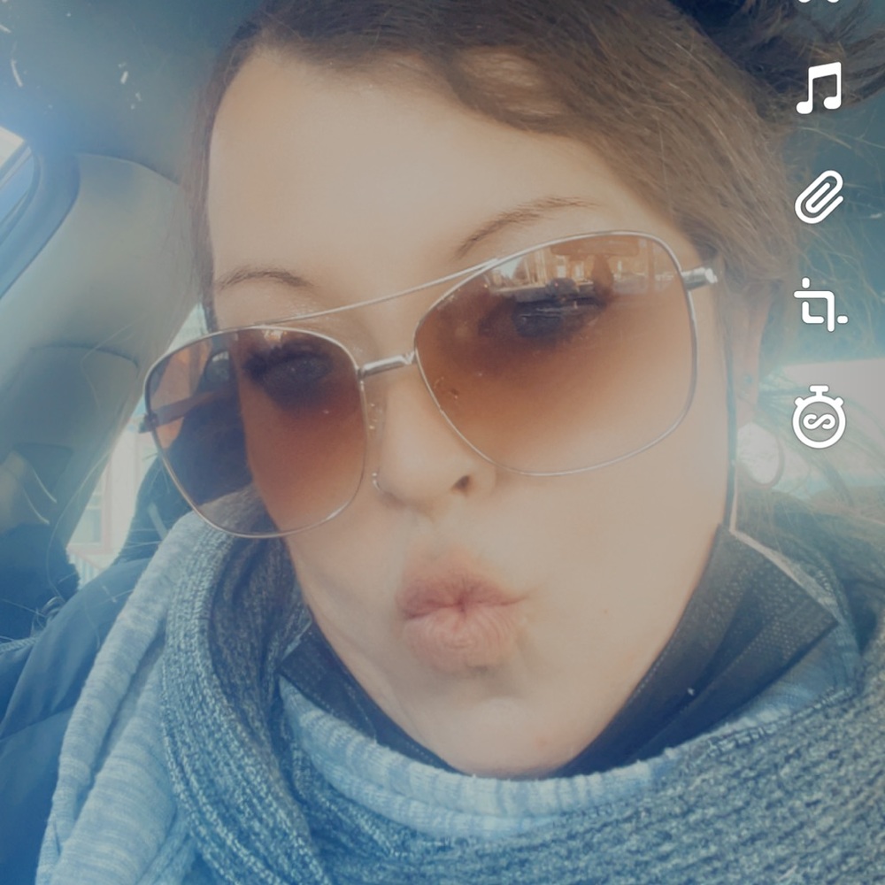 Meet your Posher, Dawn alyssa